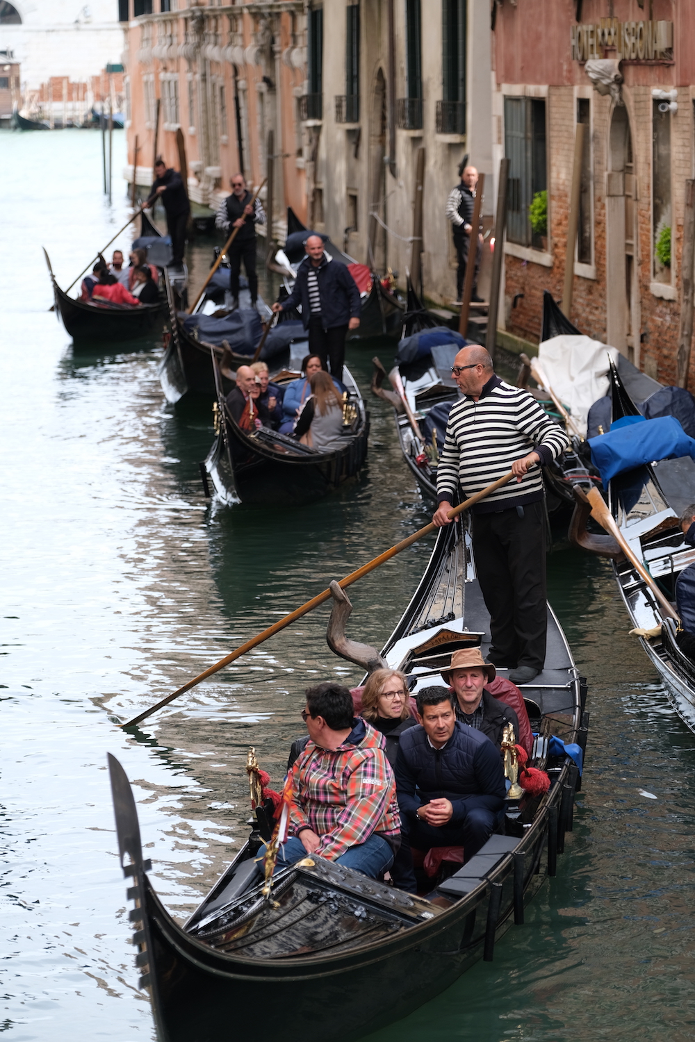 Gondola Rush Hour